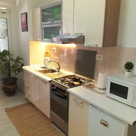 Mariza Apartment *